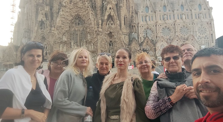 modernismo-catalan-manzana-sagrada-familia-en-12