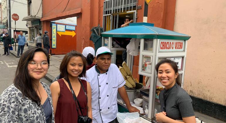 Tour Gratis de Comida Callejera y Experiencia en el Mercado Central de Lima