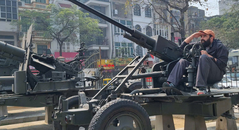 ho-chi-minhs-legacy-the-bfiftytwo-sites-tour-es-5