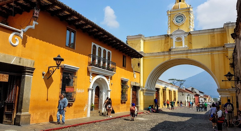 Passeio a pé pela cidade de Antigua Guatemala Organizado por  Klaudia G.