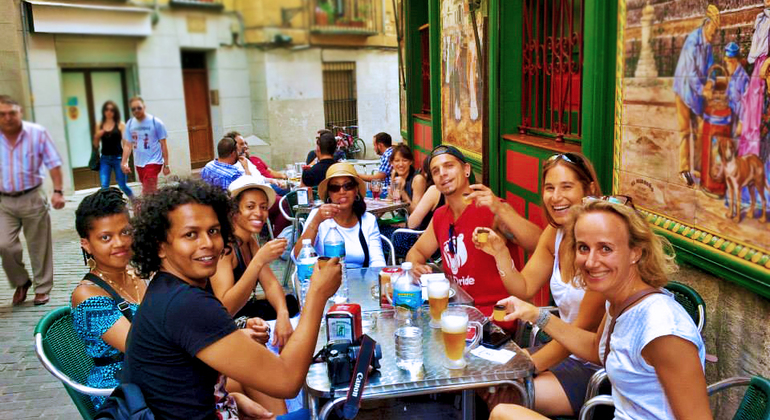 Degustação de vinhos e aula de flamenco em Madrid + Tour Pub Crawl Organizado por MADRIDE TRAVEL