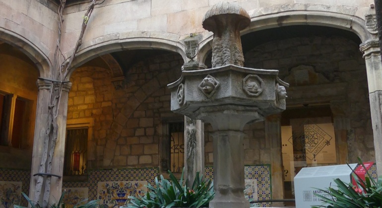 barcelonas-gothic-free-tour-es-16