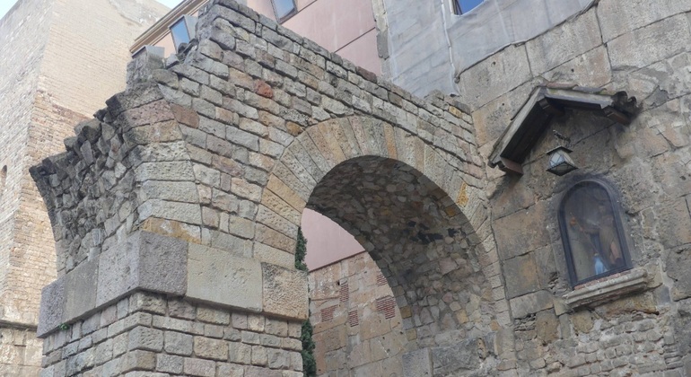 barcelonas-gothic-free-tour-es-18