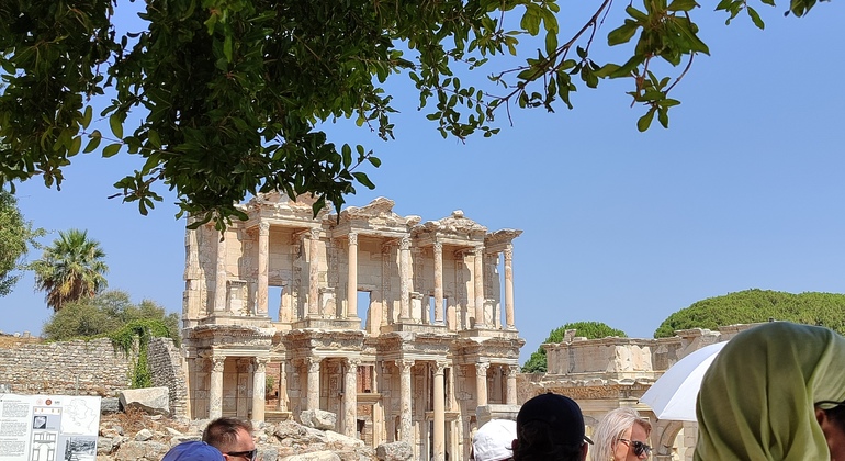 explore-the-unique-city-of-ephesus-es-2
