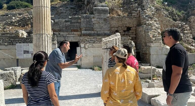 explore-the-unique-city-of-ephesus-es-4
