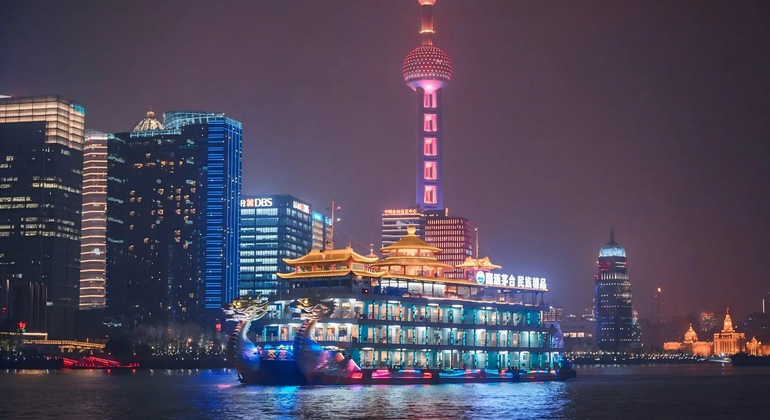 Crucero nocturno por el Huangpu: Ambiente acogedor y brillo del Shanghái moderno