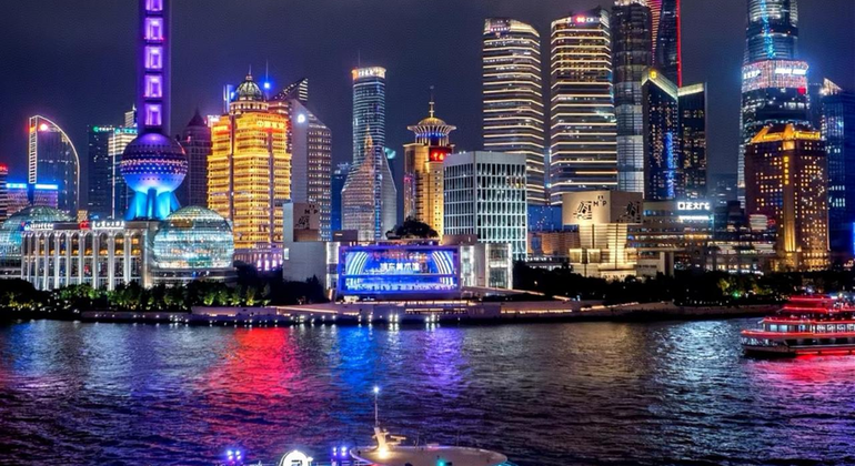 Crucero nocturno por el Huangpu: Ambiente acogedor y brillo del Shanghái moderno China — #2