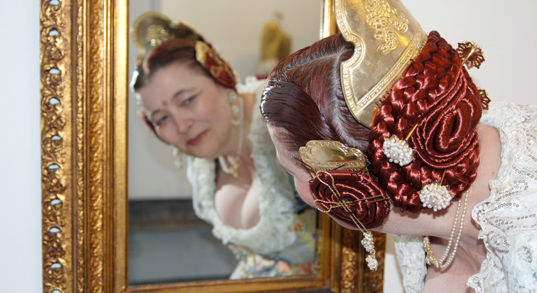 fallera-for-one-day---learn-more-about-spanish-culture-es-7