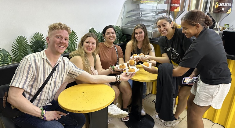 Experiencia Gastronómica Nocturna en Medellín Colombia — #2