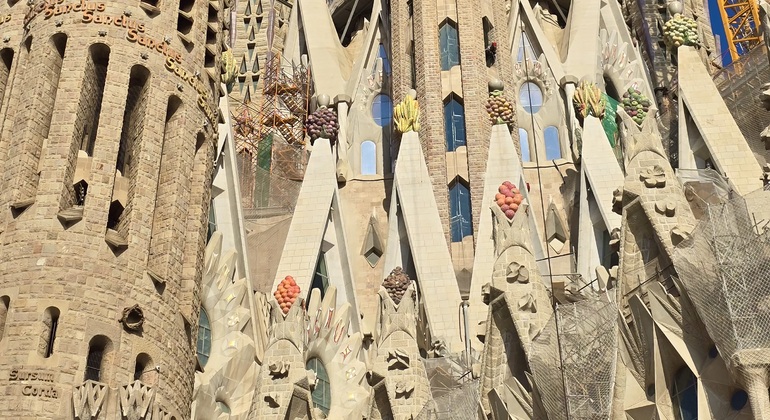 el-tour-de-la-foto-exterior-de-la-sagrada-familia-es-10
