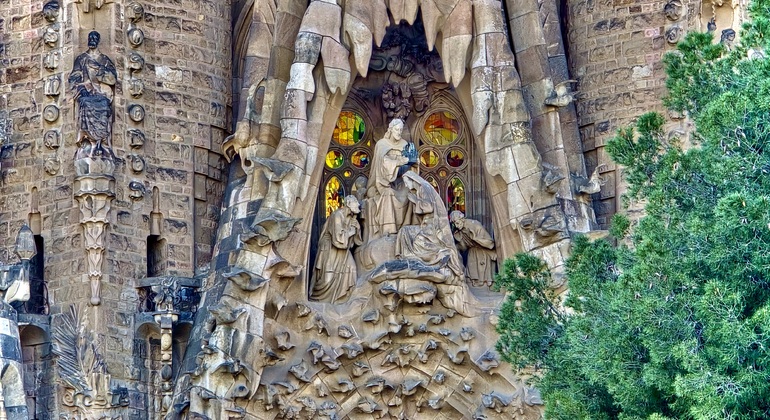 el-tour-de-la-foto-exterior-de-la-sagrada-familia-es-3