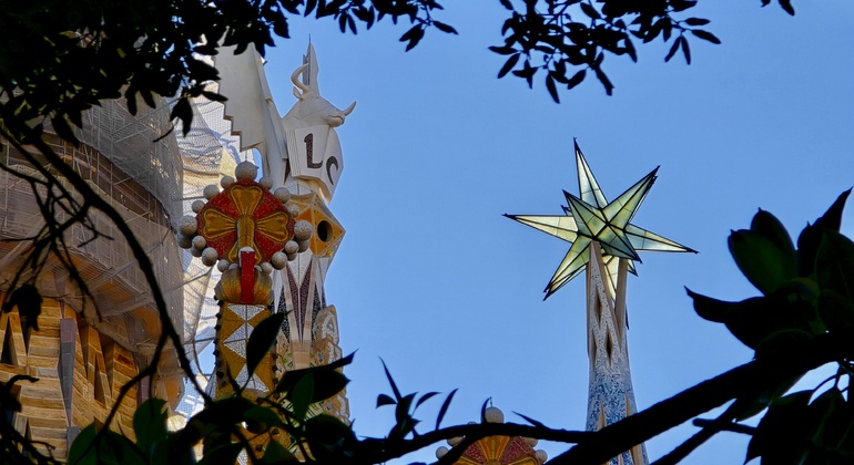 el-tour-de-la-foto-exterior-de-la-sagrada-familia-es-4