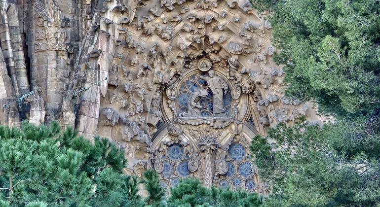 el-tour-de-la-foto-exterior-de-la-sagrada-familia-es-12