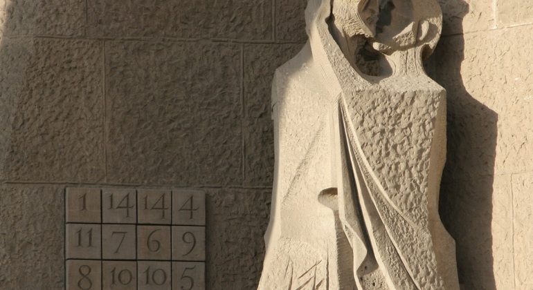 el-tour-de-la-foto-exterior-de-la-sagrada-familia-es-16