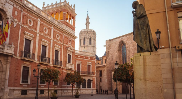Tour of Valencia: Cathedral, St Nicholas & Lonja de la Seda Spain &mdash; #8