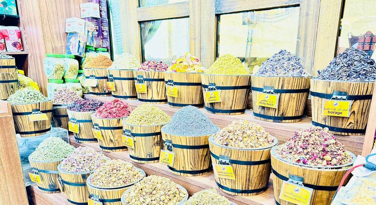 Passeggiata a piedi e avventura nei souk della vecchia Dubai Emirati Arabi Uniti — #10