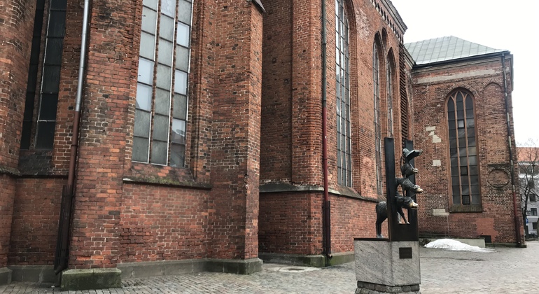 architectural-diversity-of-riga-old-town-es-6