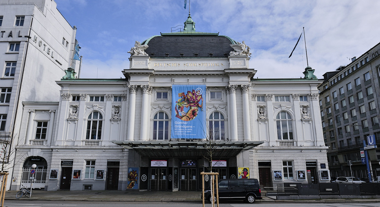 Hamburg St. Georg Free Tour: Dreams Diversity & Tolerance