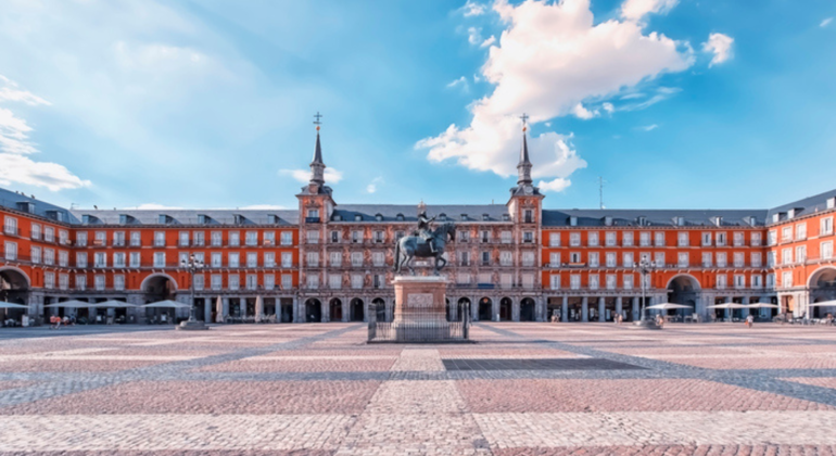descubre-madrid-a-pie-en-un-recorrido-unico-completo-es-3