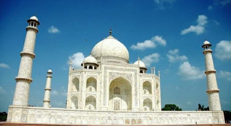 Private Taj Mahal and Agra Tour By Car