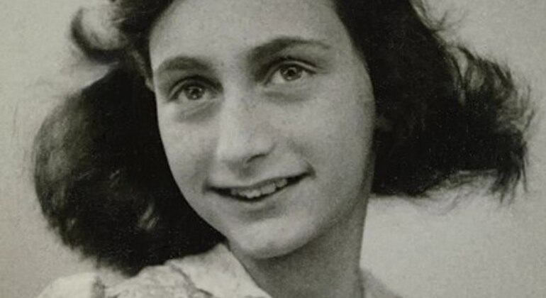 the-jewish-quarter-wwii-the-anne-frank-story-en-3