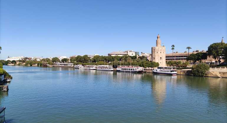 free-walking-tour-around-triana-crossing-the-river-es-6