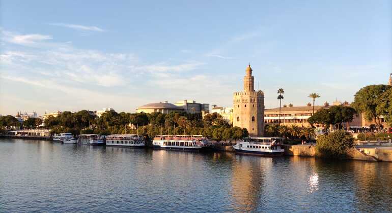 free-walking-tour-around-triana-crossing-the-river-es-7