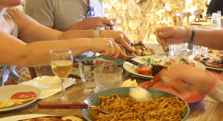 food-tour-with-a-local-expert-in-marseille-en-9