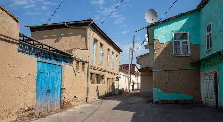 Walking Tour of Eski Shahar Uzbekistan &mdash; #2