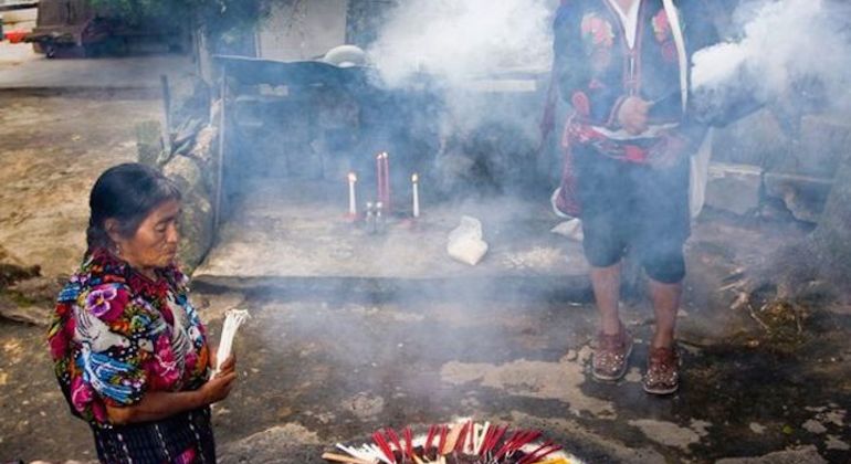 Grutas maias sagradas e cerimónia do fogo Organizado por Alvaro Samuel Boton