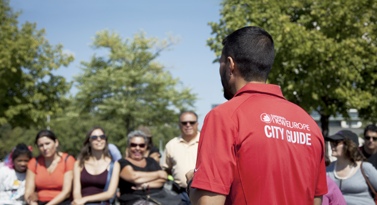 El original free tour de Berlín Operado por Sandemans Tours Berlin