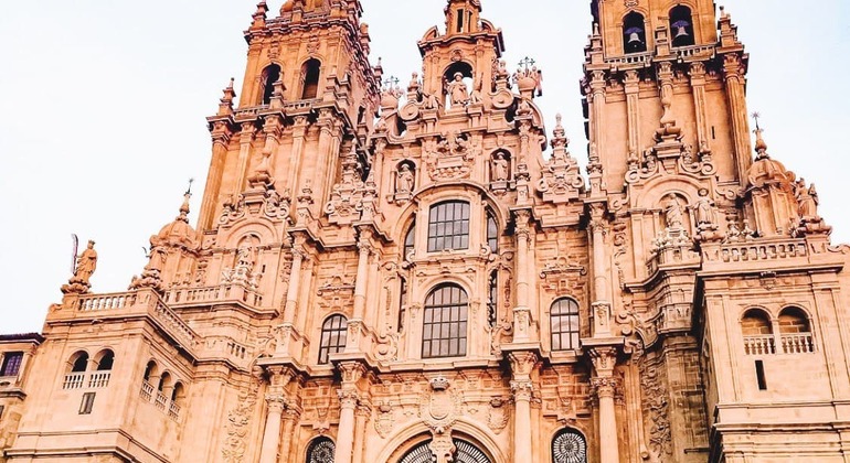 free-tour-santiago-discover-the-city-of-the-way-es-5