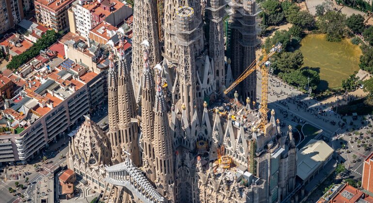 modernismo-gaudi-descubre-las-joyas-de-barcelona-es-2