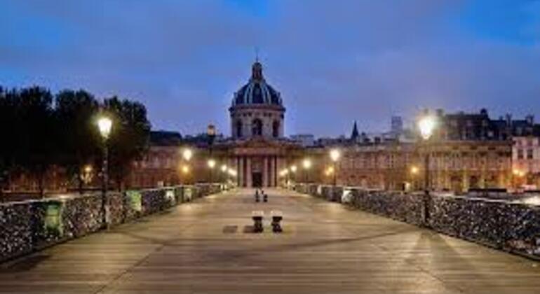 explora-paris-donde-el-pasado-el-presente-brillan-es-7