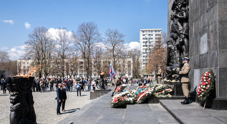 warsaw-social-political-walk-es-1