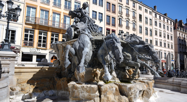 discover-lyons-old-town-hidden-gems-stories-es-12