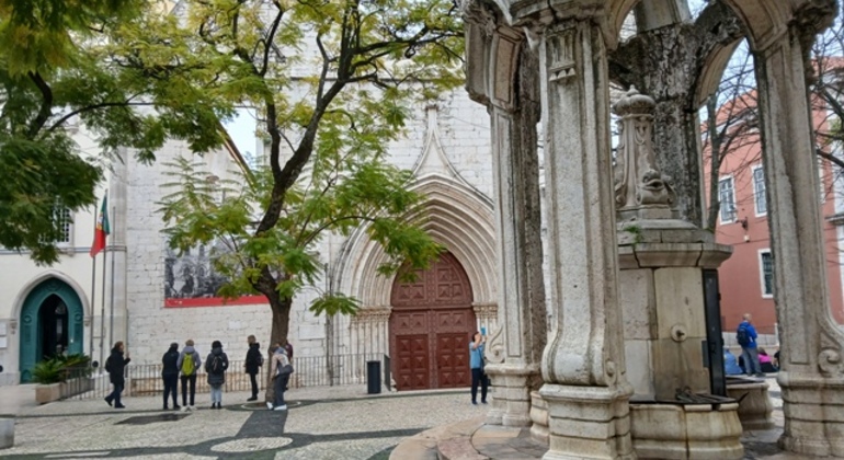 explore-lisbons-baixa-chiado-alfama-on-foot-es-5