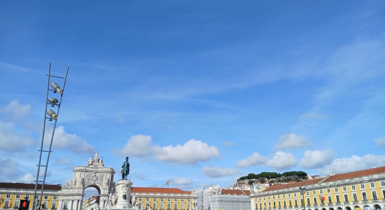 explore-lisbons-baixa-chiado-alfama-on-foot-es-1