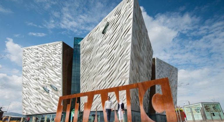 Titanic Experience und Giants Causeway Tour ab Dublin Bereitgestellt von Finn McCools Tours