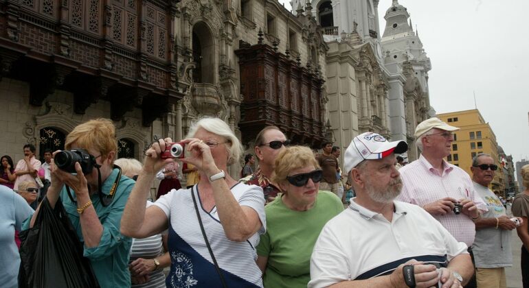 Historical Lima Free Tour with Local Drinks Provided by Secret Food Tour