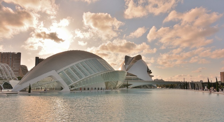 free-tour-por-la-valencia-de-artes-ciencias-es-1