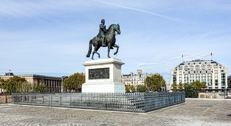 walking-tour-of-the-notre-dame-of-paris-es-3