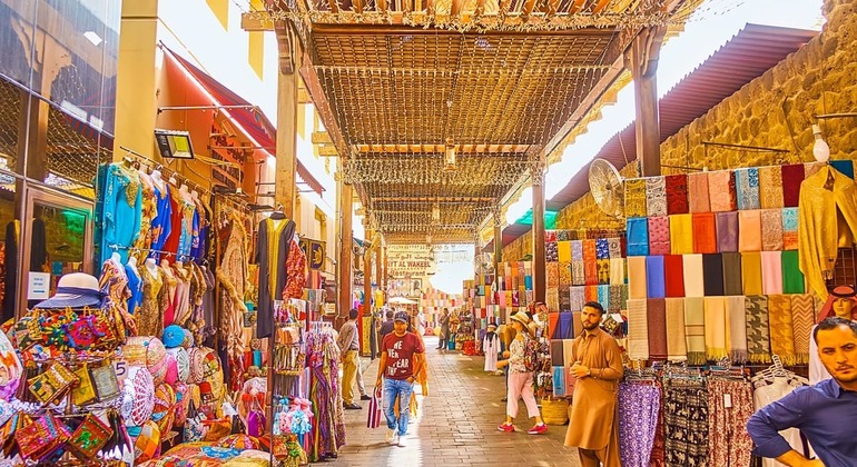 Explore los zocos de Dubai con un paseo en Abra Emiratos Árabes Unidos — #5
