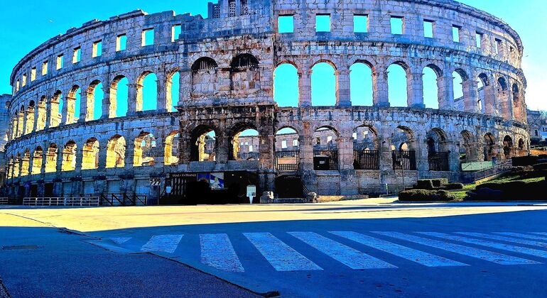 exclusive-tour-through-pulas-historic-layers-en-7