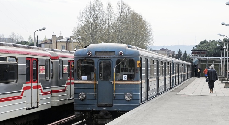 Là où les touristes ne vont pas : Les rails oubliés Géorgie — #4