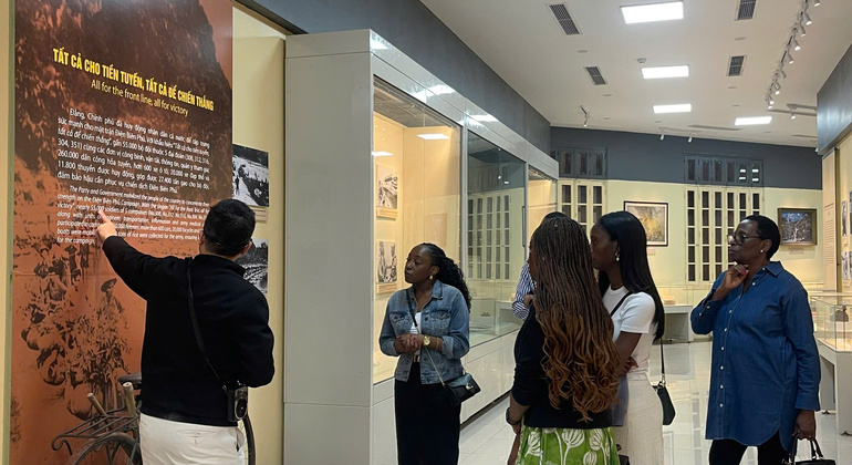 vietnam-war-history-at-museum-hanoi-hilton-es-2