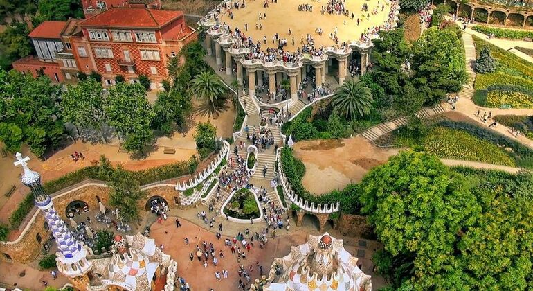 explore-park-guell-on-foot-es-5