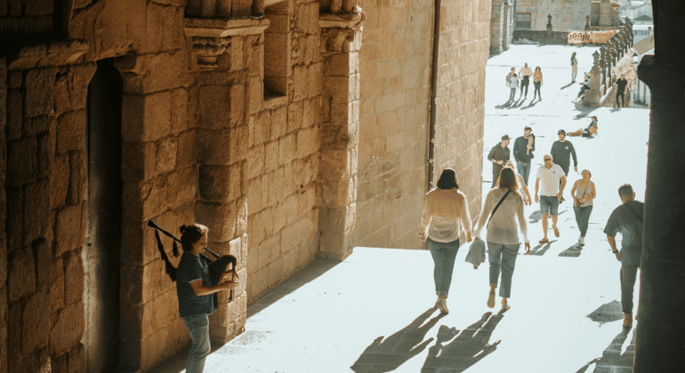 free-tour-explora-la-esencia-de-santiago-es-7