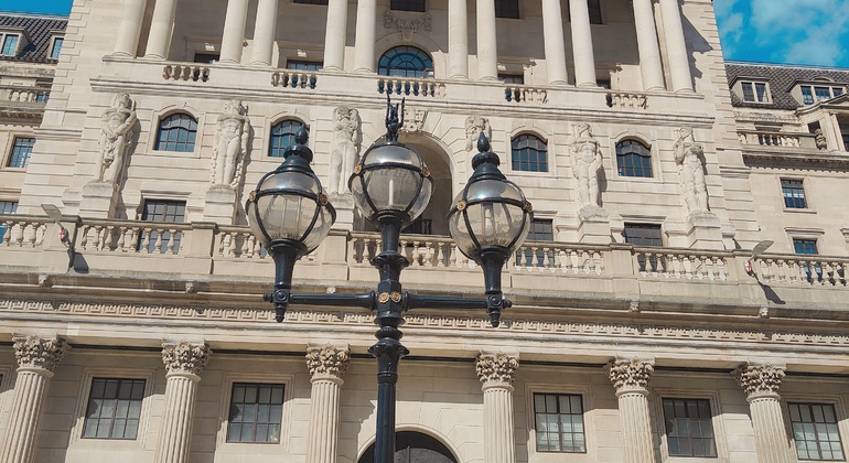 discover-stonehenge-avebury-on-a-mystical-tour-es-6