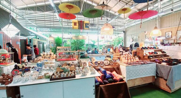 Mercado Flutuante de Banguecoque Comida local autêntica e passeio de barco Tailândia — #12